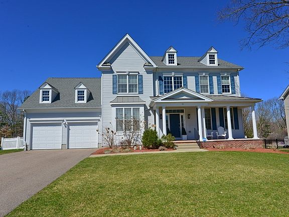 2nd image of 15 Lexington Dr