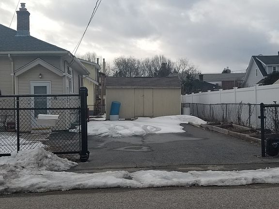 4th image of 15 Sias Ave