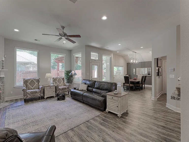 756 Holly Springs Dr — Photo 10