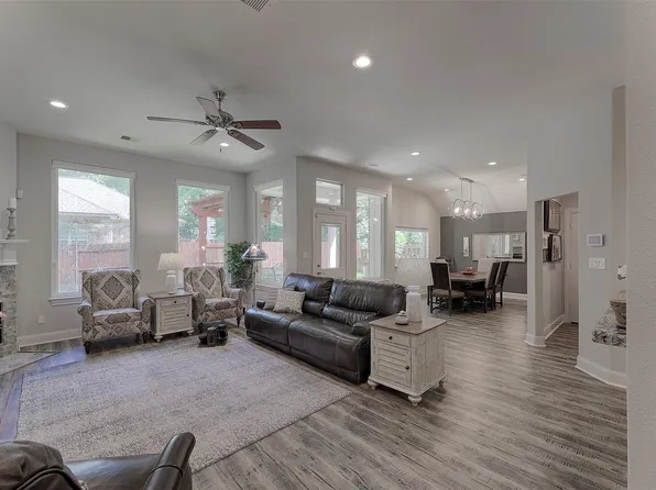 756 Holly Springs Dr, Conroe, TX 77302