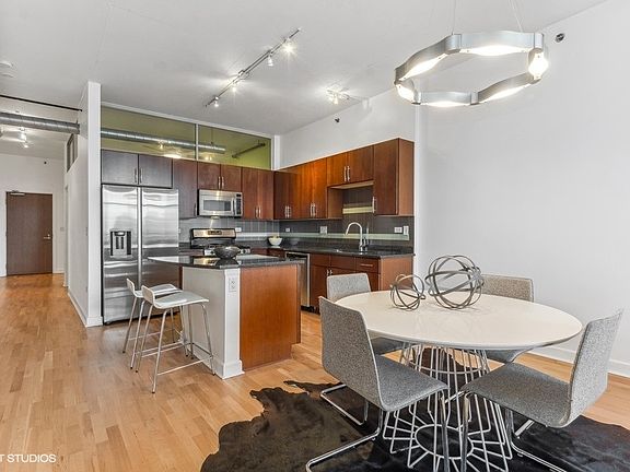 4th image of 1305 S Michigan Ave APT 1103