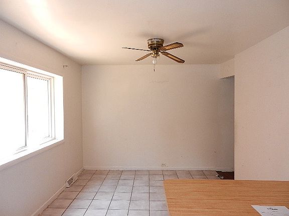 4th image of 937 W North Ave APT B