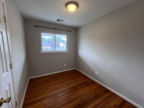5th image of 7021 Hickory Hill Rd