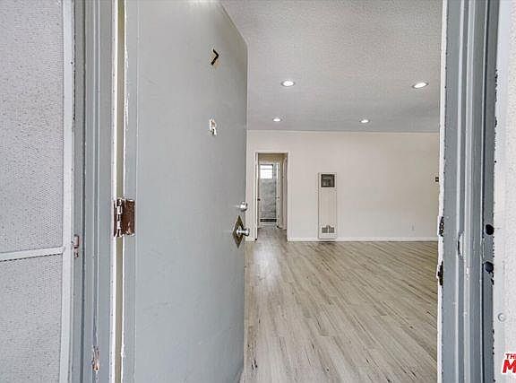 5th image of 1006 N Hudson Ave #1006