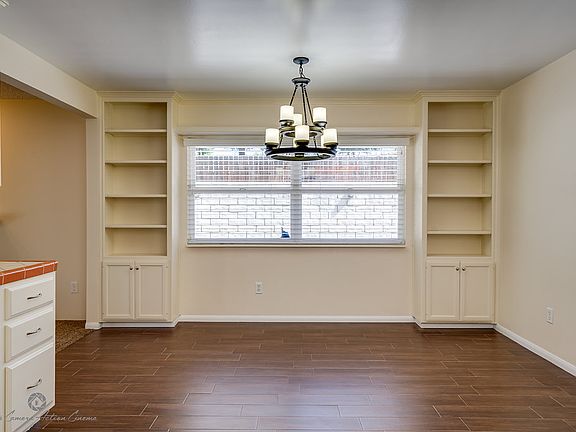 Dining area, built-in cabine
