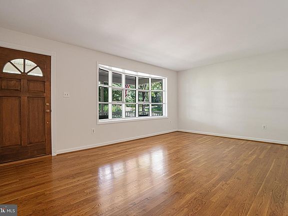 4th image of 8802 Menard Ct