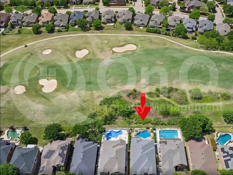 11281 Balcones Dr — Photo 2