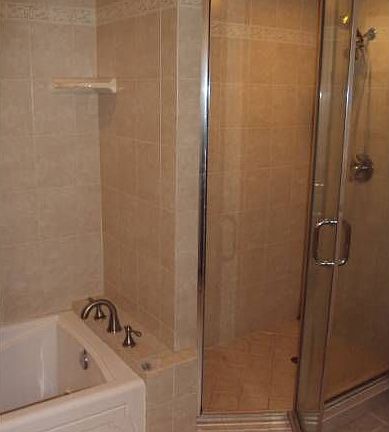 X LARGE SHOWER & JACUZZI!