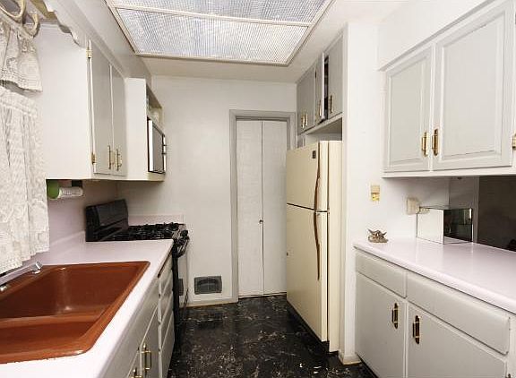 4th image of 4616 76th Ave N