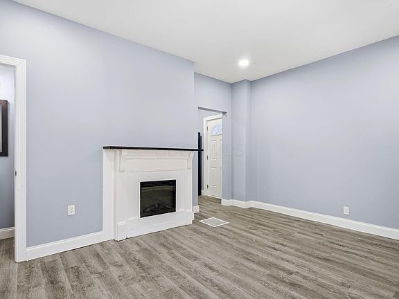 4th image of 644 Stanley Ave