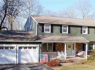 95 Marney Dr, Middlebury, CT 06762