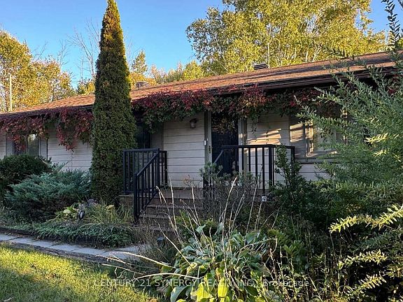 5th image of 3042 Dangerfield Rd
