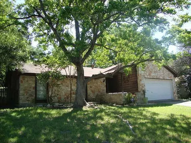 3003 Lakeside Dr — Photo 1