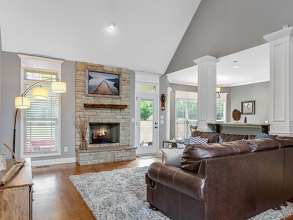4th image of 603 Lady Joslin Ct