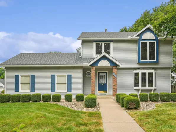 4806 Taylor St, Davenport, IA 52806