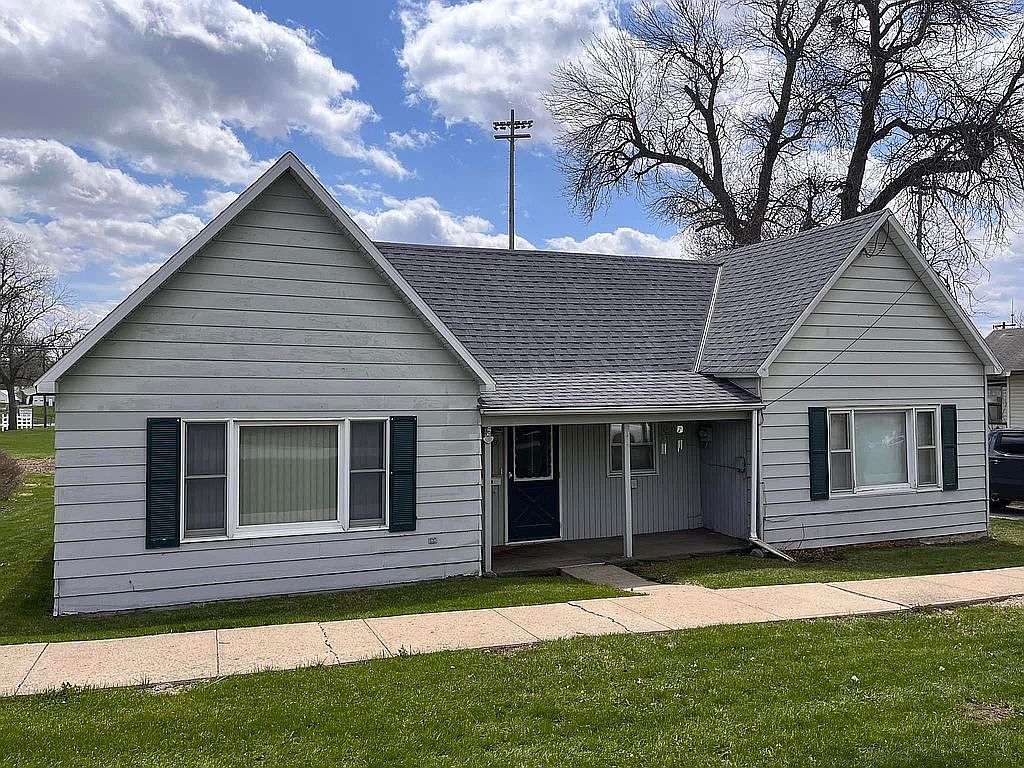 303 W Washington St, Exira, IA 50076 Zillow