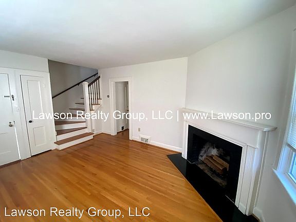 5th image of 2427 Stanley Ave SE