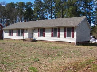 206 Sutton Ave, Reedville, VA 22539