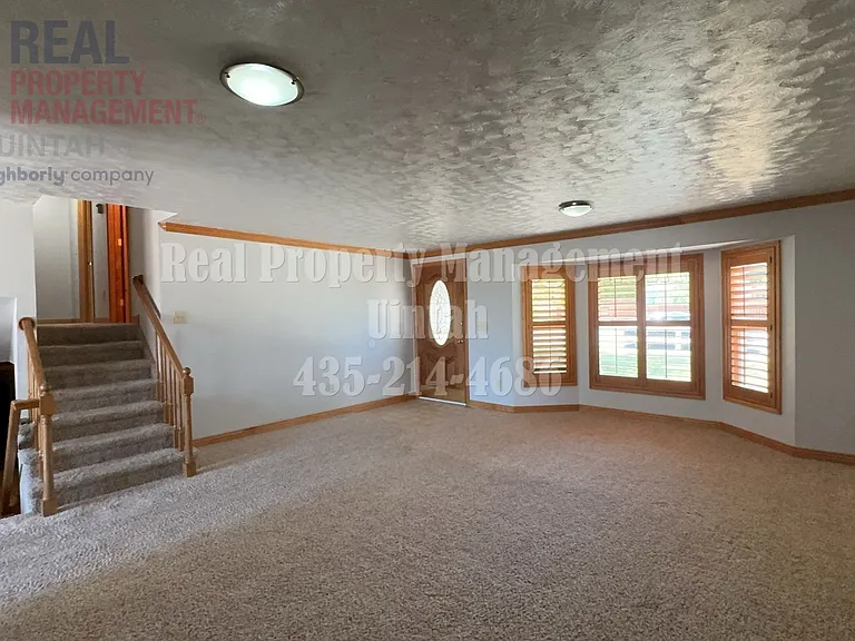 456 S 3130 W — Photo 2