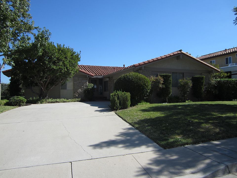 1st image of 354 Capitan St