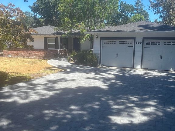 3rd image of 890 Hawthorne Dr