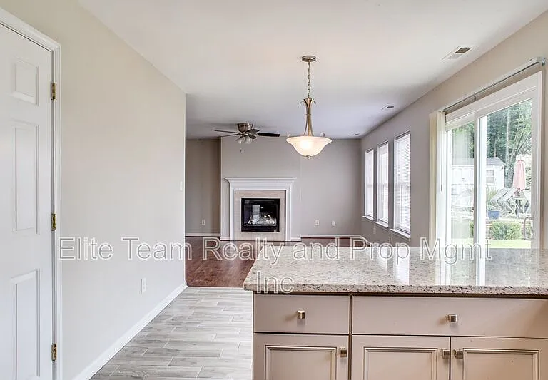2035 Speedwell Ct — Photo 8