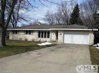 369 Mayfair St, Holland, MI 49424