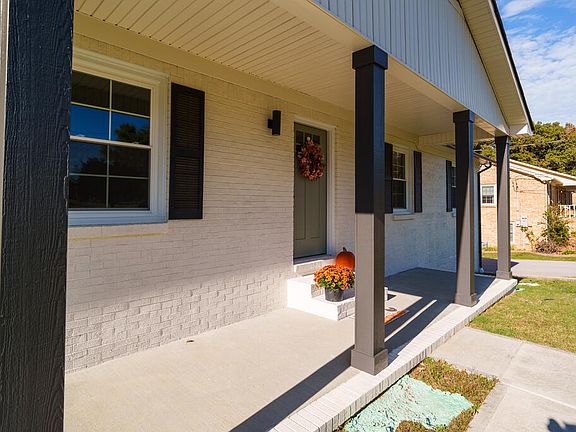 3rd image of 2519 Candyland Cir