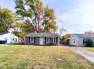 31 McNulty Dr, Florissant, MO 63031