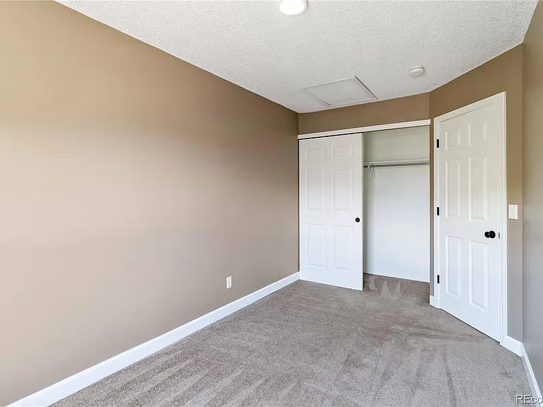 19713 Applewood Ct — Photo 18