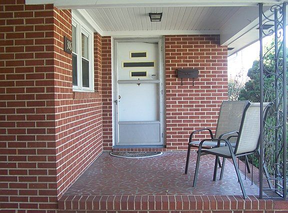 4th image of 306 Oakwood Ave