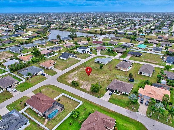 3rd image of 516 SW 30th Ter