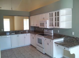 5802 Greenwood Cir, Naples, FL 34112