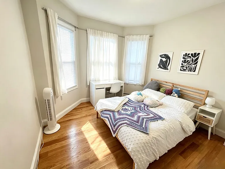 417 Cardinal Medeiros Ave #3 — Photo 1