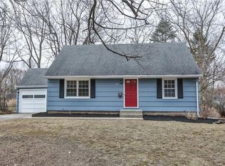 45 Meadow View Dr, Penfield, NY 14526