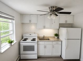 80 E Lakewood St APT 2, Patchogue, NY 11772
