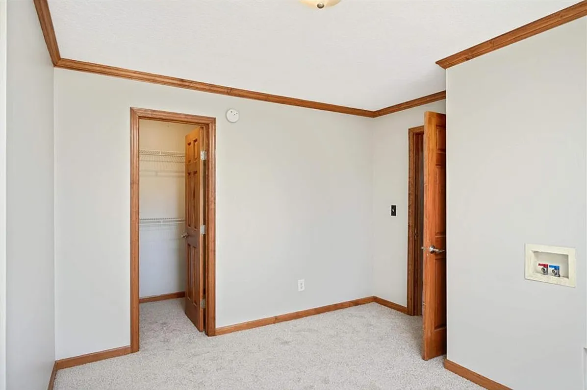 3120 Hennepin Ave S — Photo 3