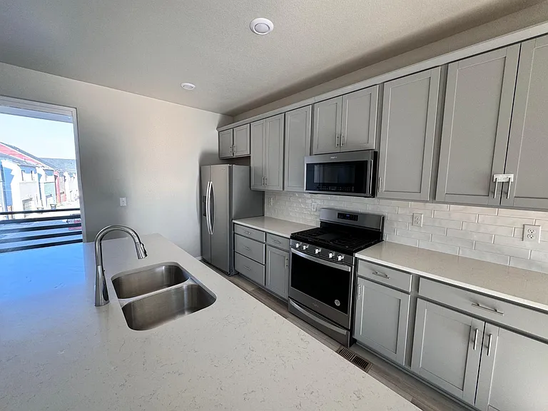 16690 Umatilla St — Photo 32
