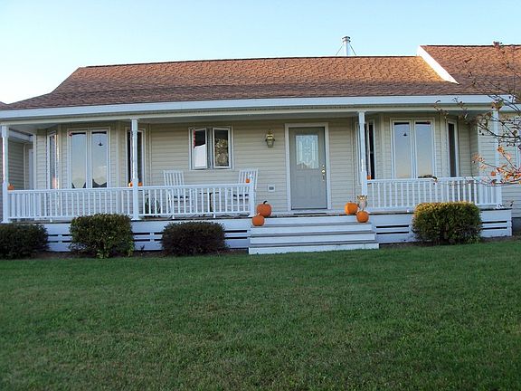 The perfect porch for every season.