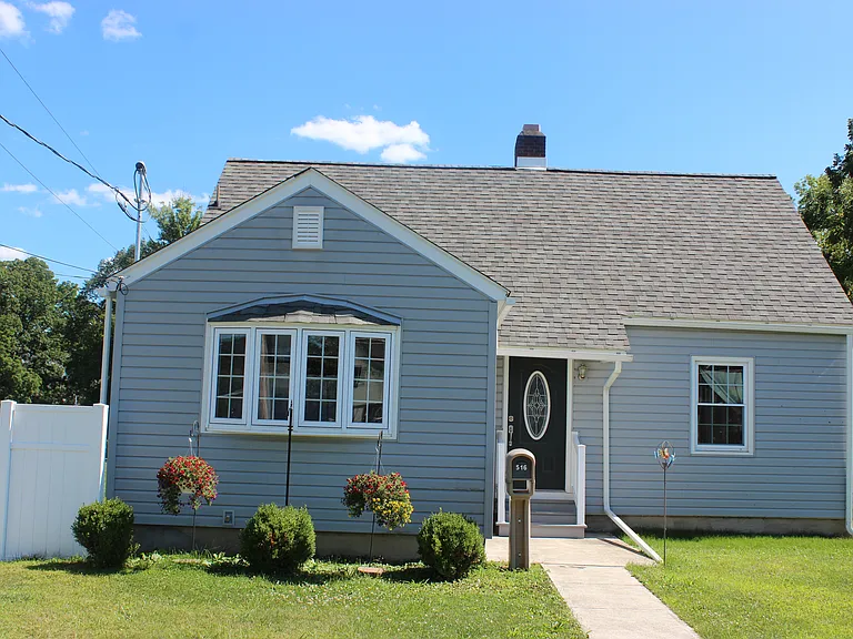 516 Esty St — Photo 27