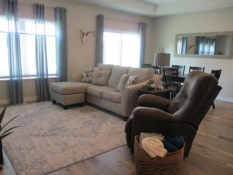 177 N Canterbury Cir — Photo 14