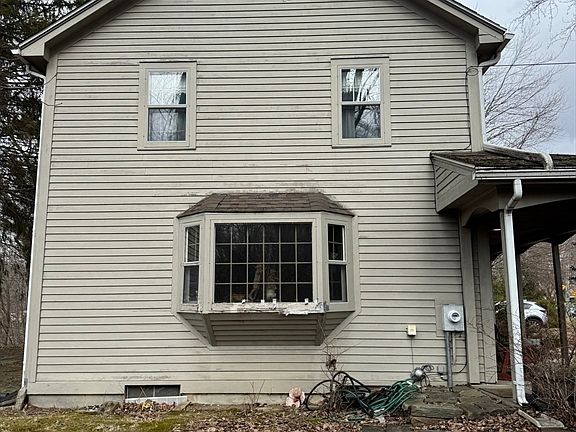 4th image of 1026 Main St