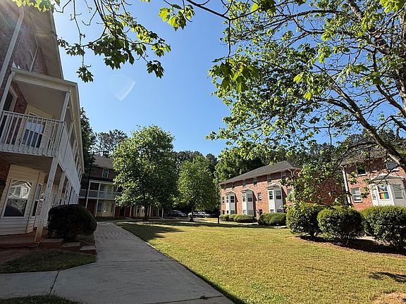 3rd image of 1850 Cedar Shoals Dr APT D1
