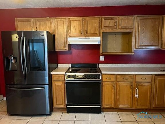 3rd image of 1018 Preston Ct