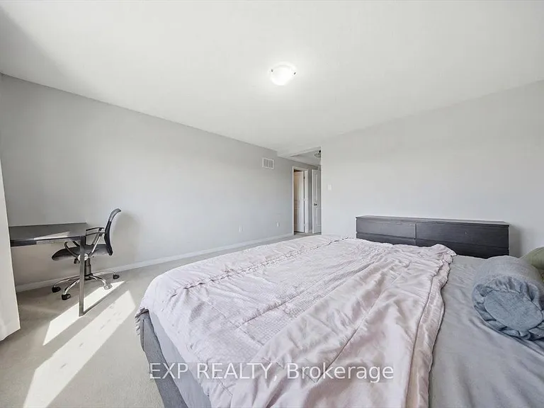 92 Riddell St — Photo 12