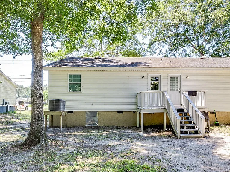 803 Ash Street Ext #B — Photo 4