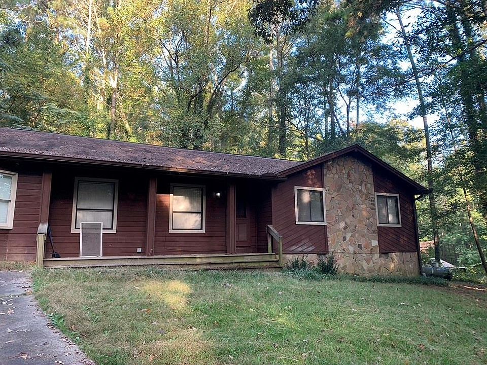 1st image of 2168 Kings Mountain Dr NE