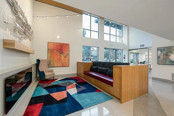 Zephyr Apartments — Photo 13