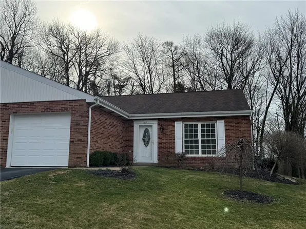 207 Greenview Dr #207, Indiana, PA 15701