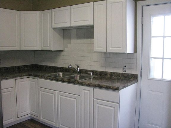 2nd image of 388 1st St NE